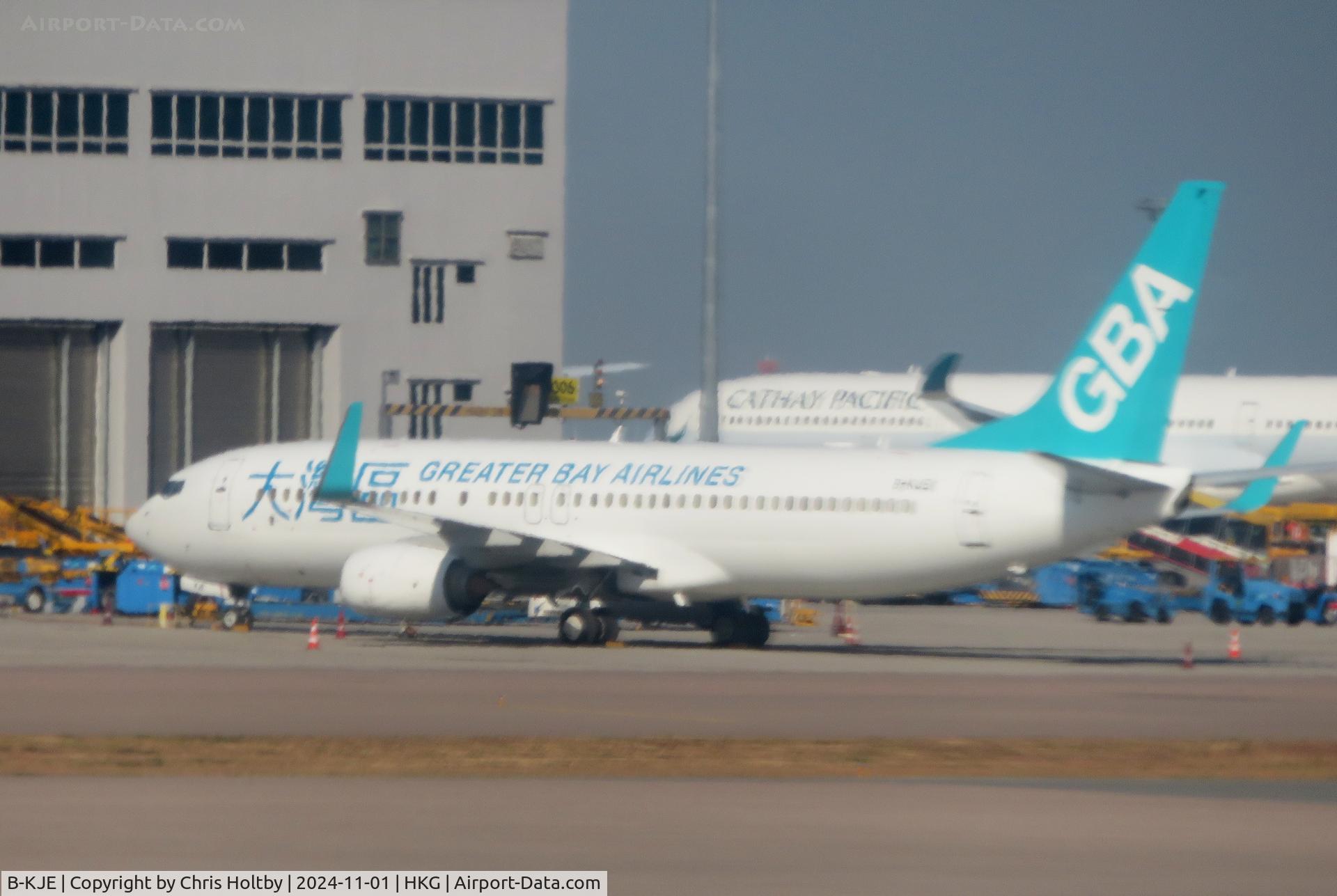 B-KJE, 2015 Boeing Boeing 737-800 C/N 61268, On stand at Hong Kong International