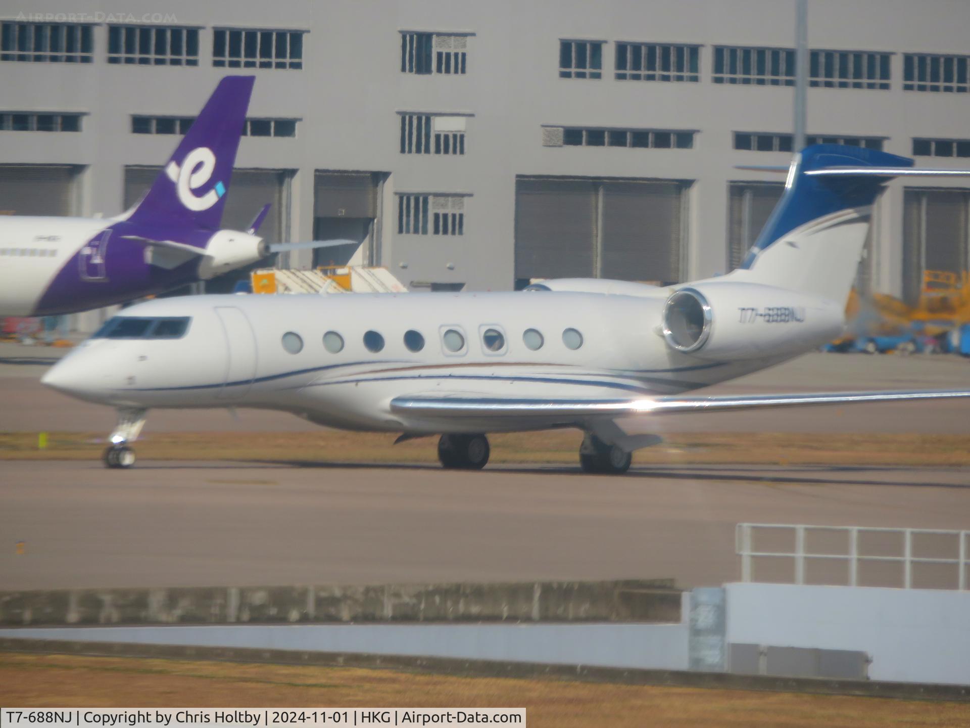 T7-688NJ, 2022 Gulfstream G650ER C/N 6502, Taxiing at Hong Kong International