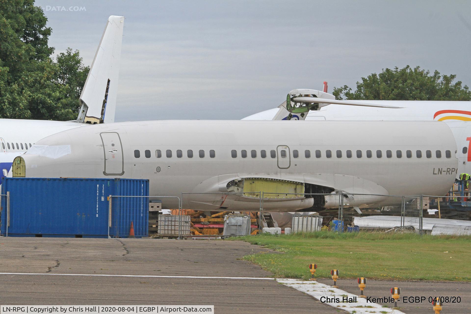 LN-RPG, 1999 Boeing 737-683 C/N 28310, Kemble