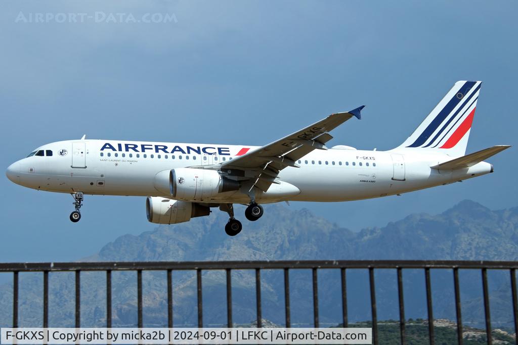 F-GKXS, 2009 Airbus A320-214 C/N 3825, Landing with new livery