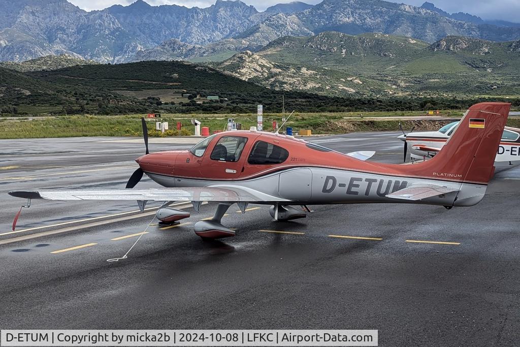 D-ETUM, 2018 Cirrus SR-22T G6-GTS Platinum C/N 1837, Parked