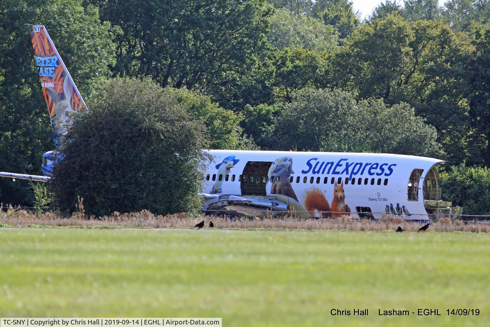 TC-SNY, 1997 Boeing 737-8K5 C/N 27981, Lasham