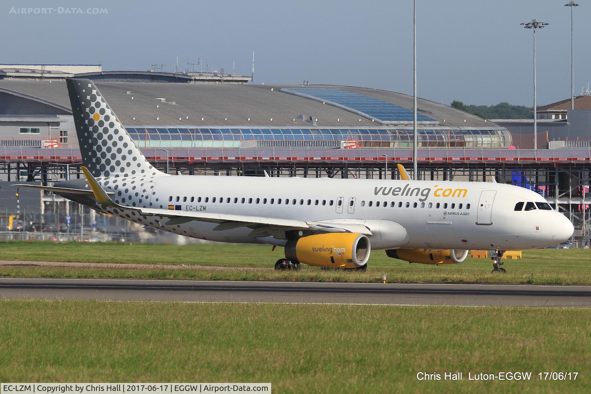 EC-LZM, 2013 Airbus A320-232 C/N 5877, Luton