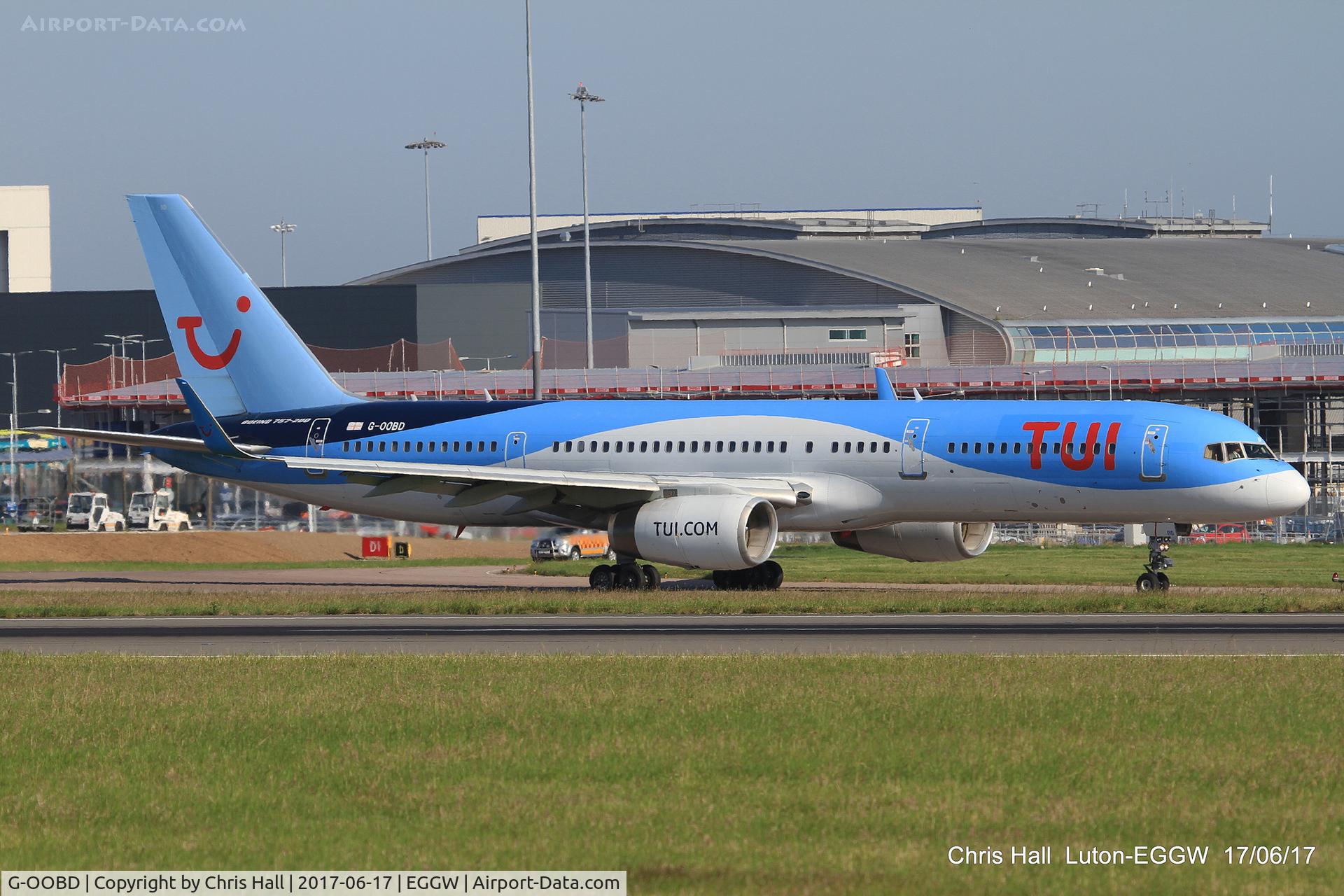 G-OOBD, 2003 Boeing 757-28A C/N 33099, Luton