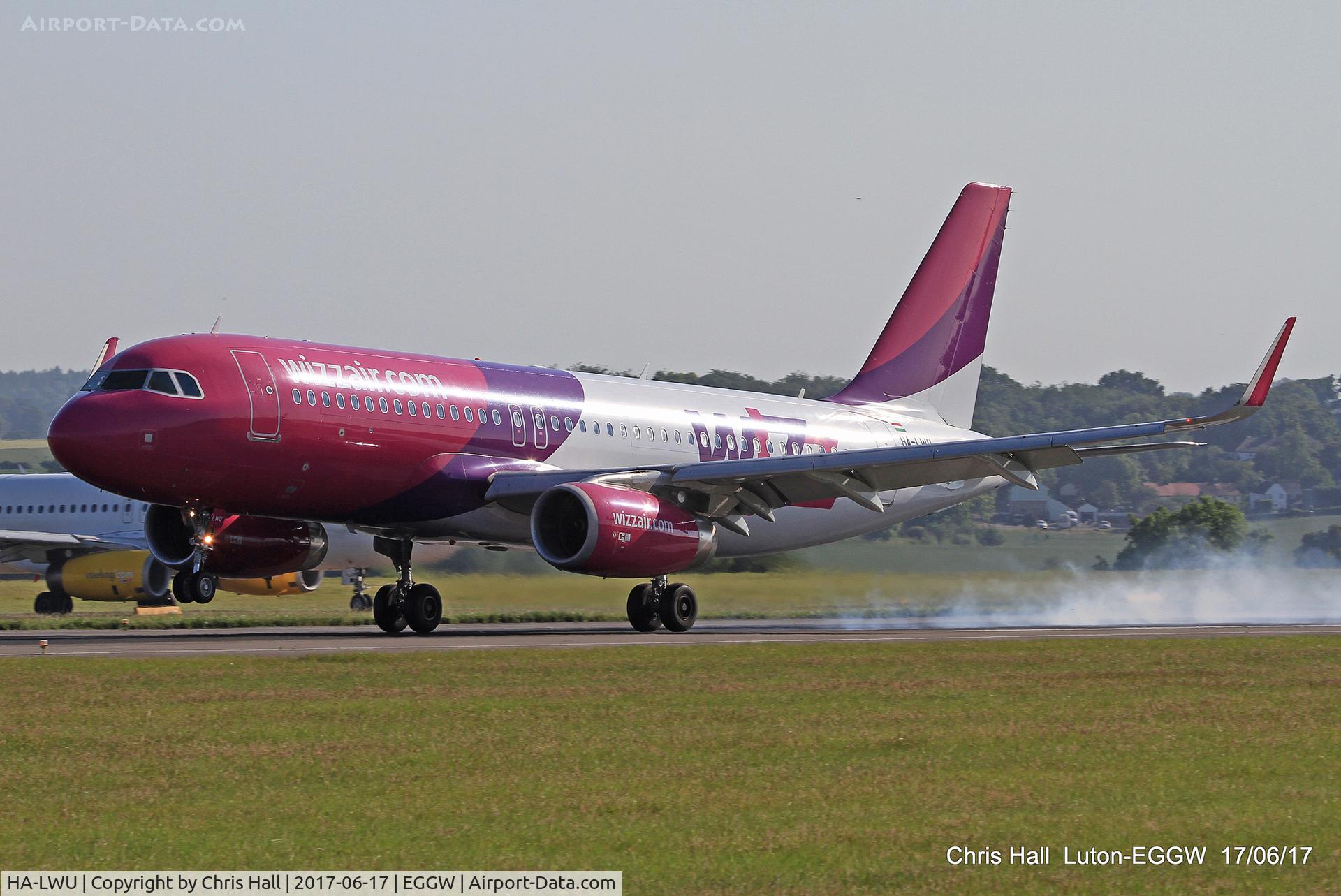 HA-LWU, 2013 Airbus A320-232 C/N 5617, Luton