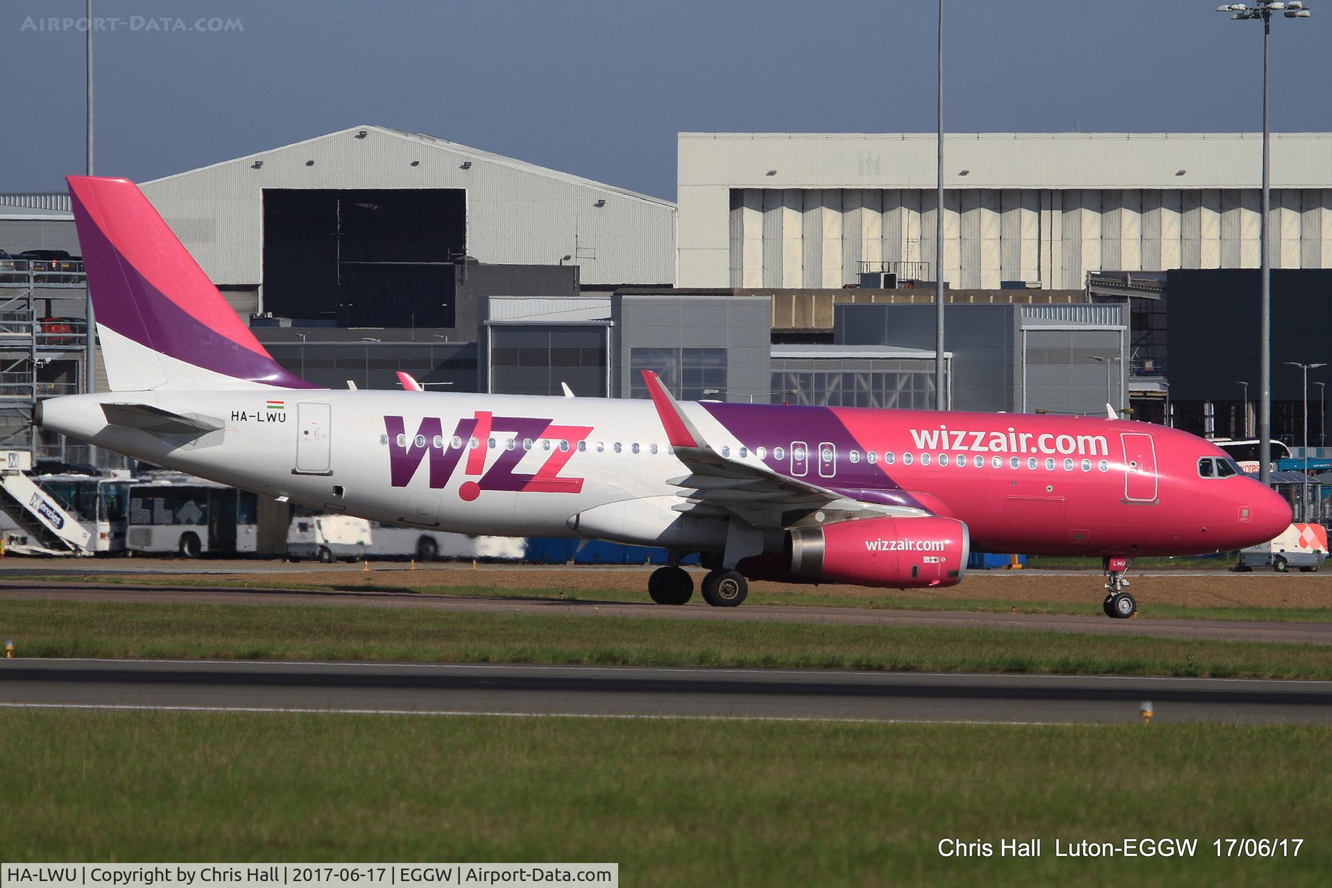 HA-LWU, 2013 Airbus A320-232 C/N 5617, Luton