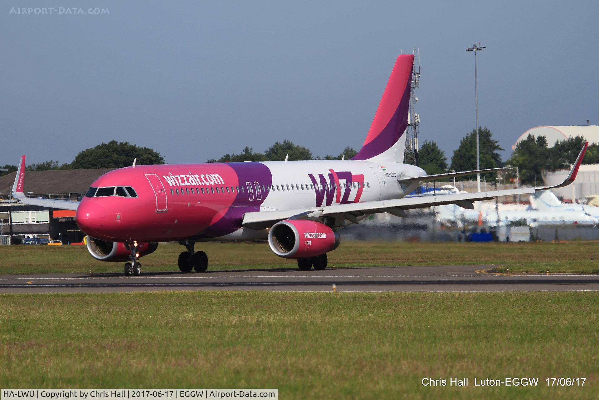 HA-LWU, 2013 Airbus A320-232 C/N 5617, Luton