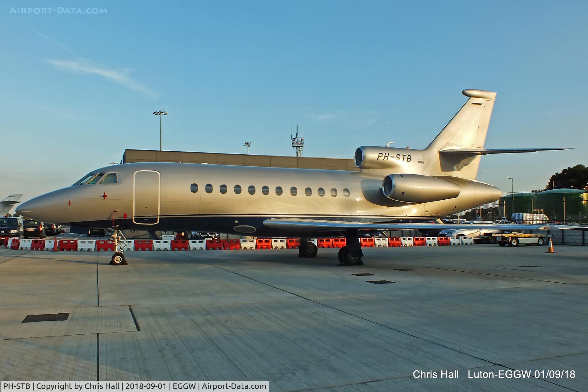 PH-STB, 2001 Dassault Falcon 900C C/N 194, Luton