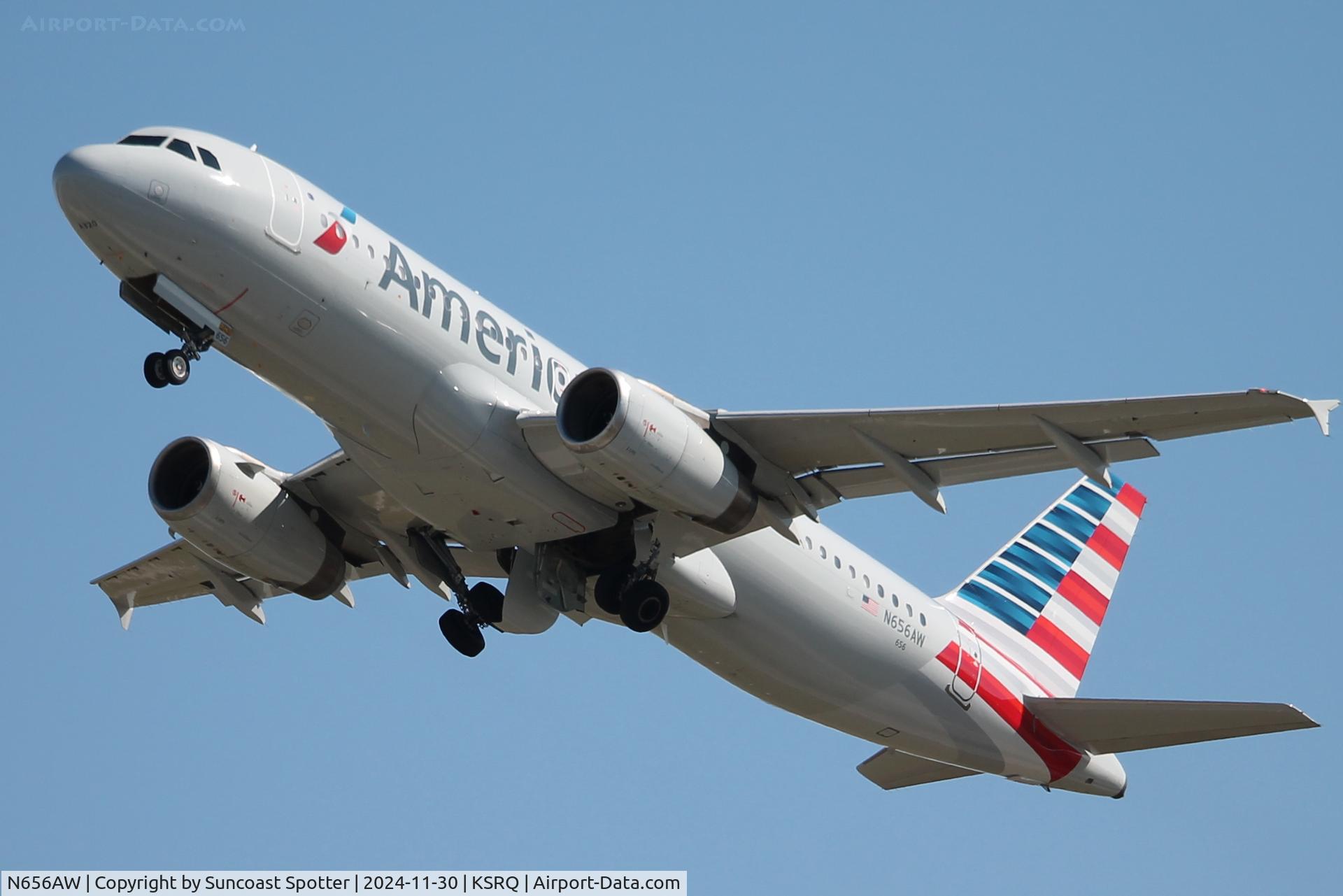 N656AW, 1999 Airbus A320-232 C/N 1079, American Flight 2475 departs Runway 32 at Sarasota-Bradenton International Airport enroute to Charlotte-Douglas International Airport
