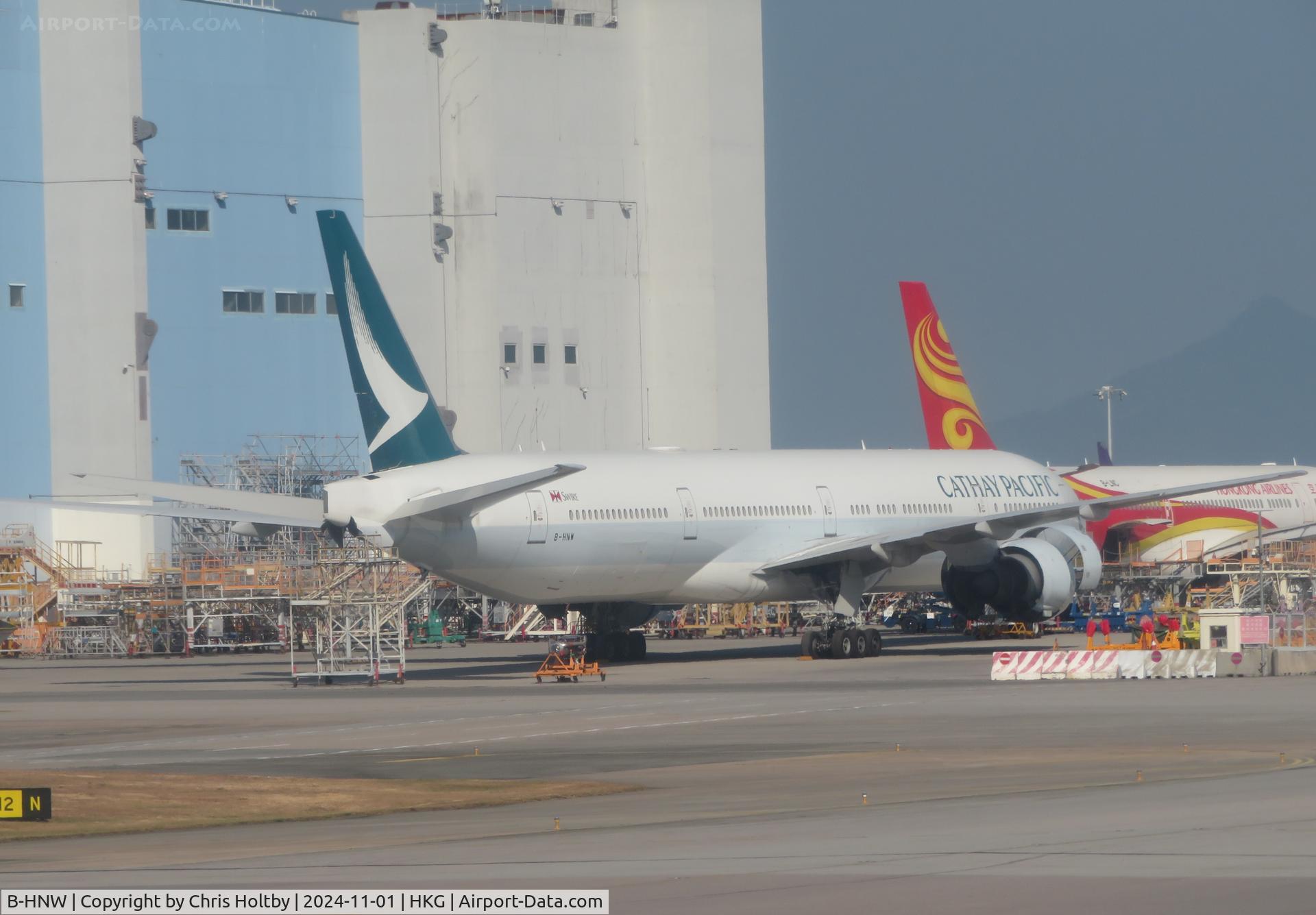 B-HNW, 2002 Boeing 777-31H C/N 32697, Parked at Hong Kong International