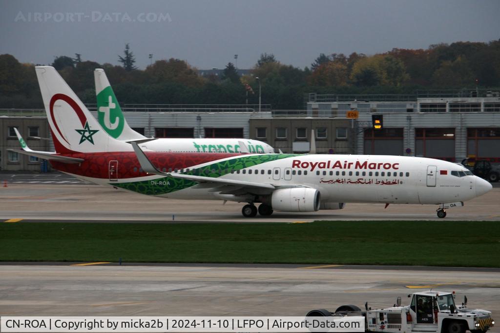CN-ROA, 2004 Boeing 737-8B6 C/N 33059, Taxiing