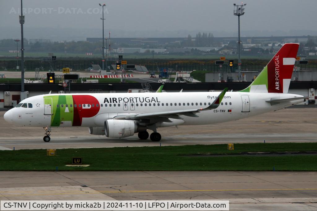 CS-TNV, 2009 Airbus A320-214 C/N 4143, Taxiing