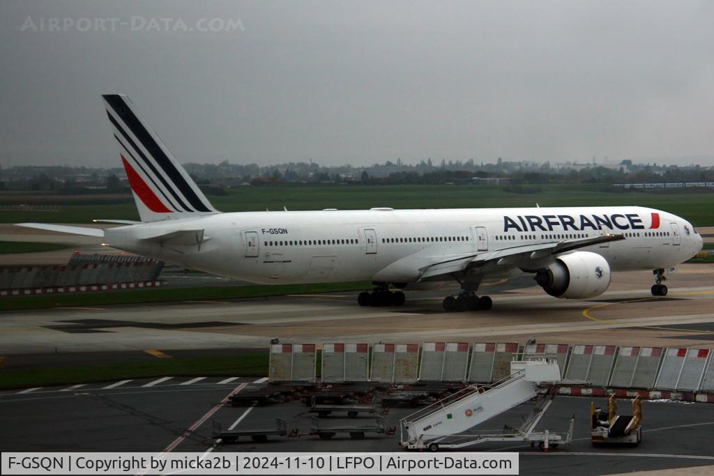 F-GSQN, 2006 Boeing 777-328/ER C/N 32960, Taxiing, new livery