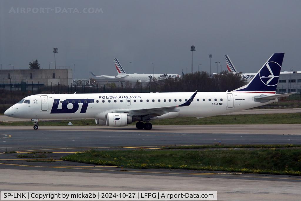 SP-LNK, 2009 Embraer 195AR (ERJ-190-200IGW) C/N 19000247, Taxiing