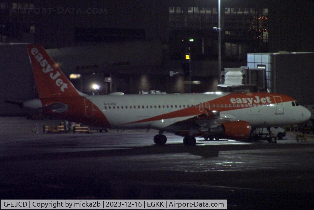 G-EJCD, 2009 Airbus A320-214 C/N 3945, Parked
