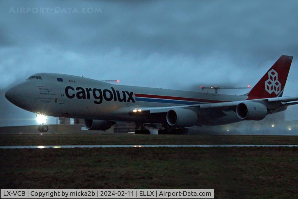 LX-VCB, 2010 Boeing 747-8R7F C/N 35806, Take off
