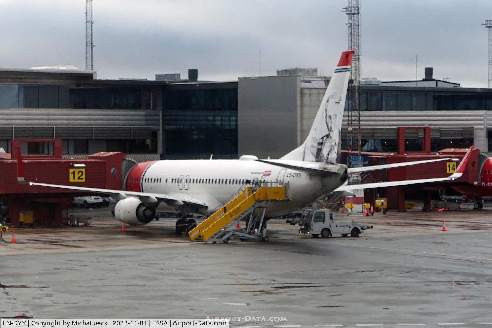 LN-DYY, 2012 Boeing 737-8JP C/N 39012, At Arlanda