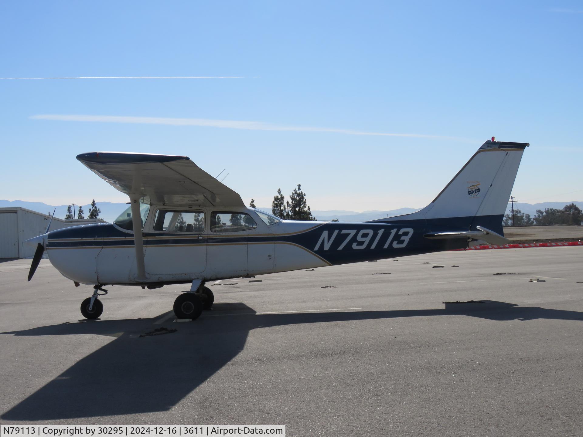 N79113, 1969 Cessna 172K Skyhawk C/N 17257889, Parked