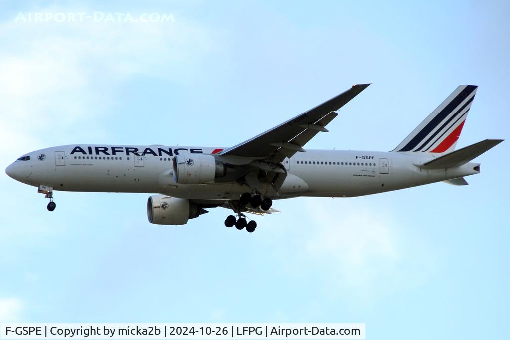 F-GSPE, 1999 Boeing 777-228/ER C/N 29006, Landing