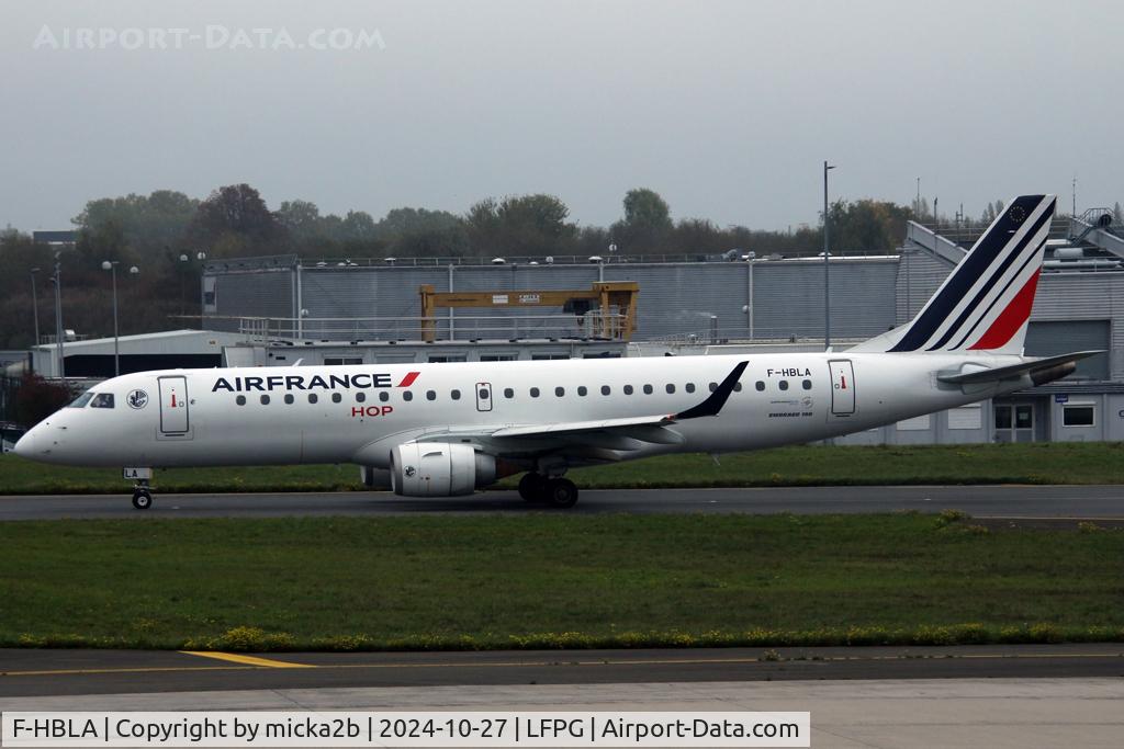 F-HBLA, 2007 Embraer 195LR (ERJ-190-200LR) C/N 19000051, Taxiing