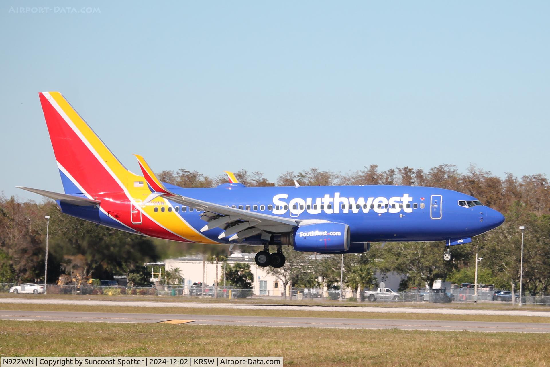 N922WN, 2008 Boeing 737-7H4 C/N 32461, Southwest Flight 6575 arrives on Runway 6 at Southwest Florida International Airport following flight from Minneapolis-St Paul International Airport