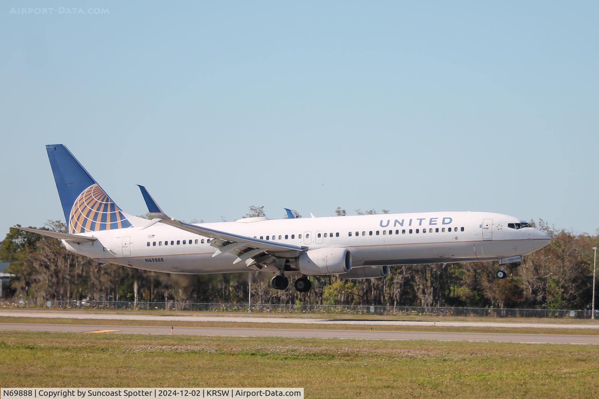 N69888, 2015 Boeing 737-924/ER C/N 42191, United Flight 1840 arrives on Runway 6 at Southwest Florida International Airport following flight from Chicago-O’Hare International Airport
