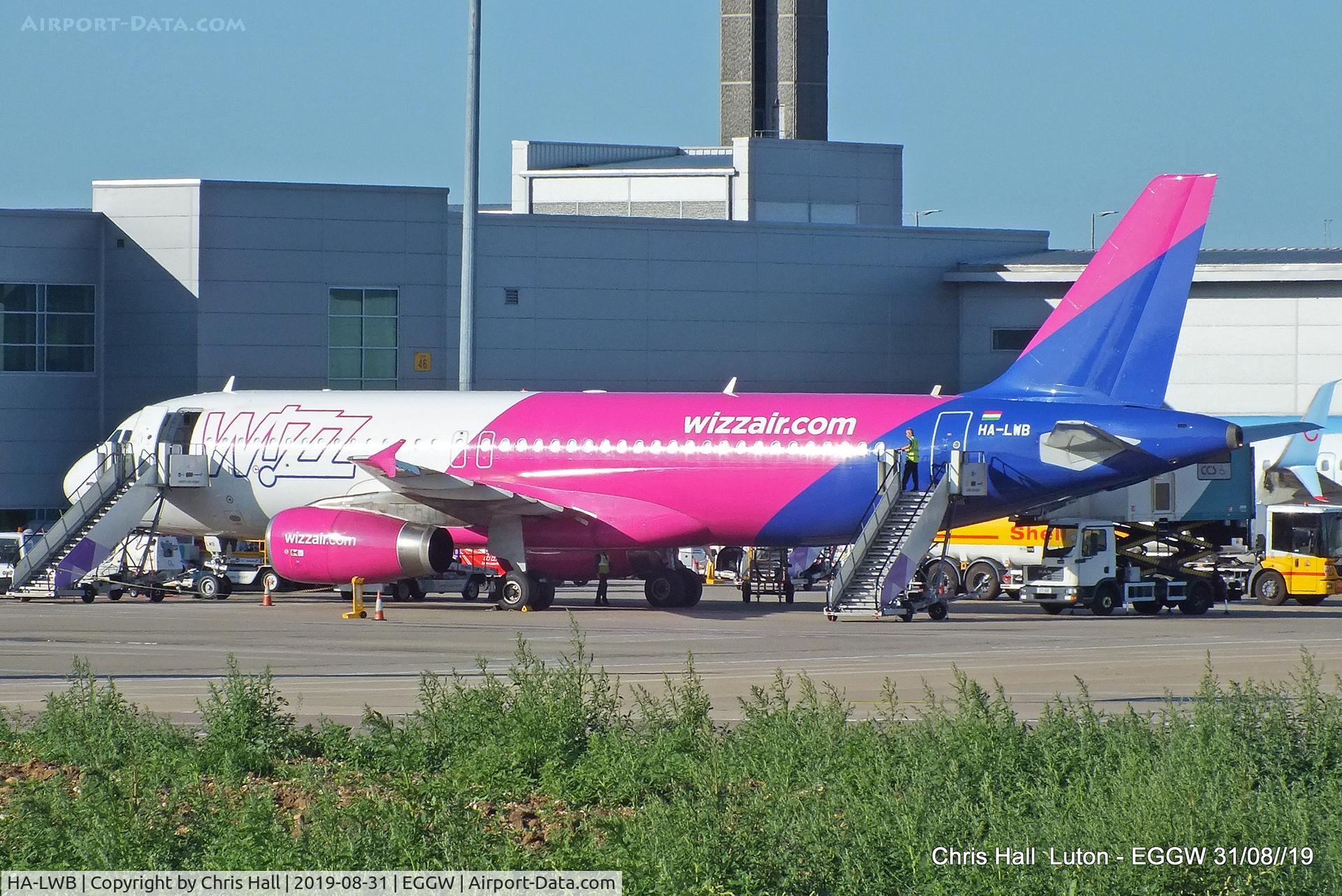 HA-LWB, 2010 Airbus A320-232 C/N 4246, Luton
