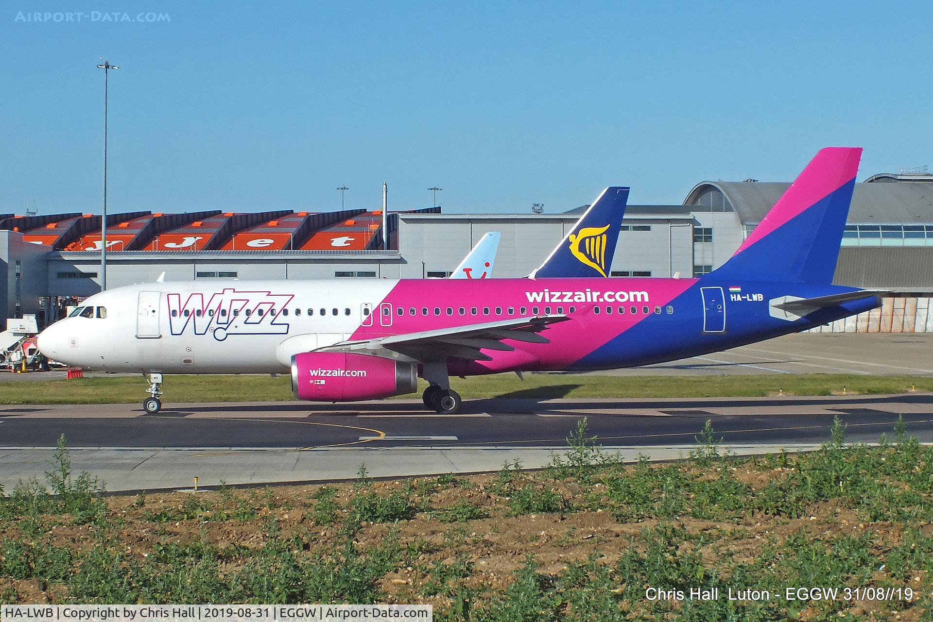 HA-LWB, 2010 Airbus A320-232 C/N 4246, Luton