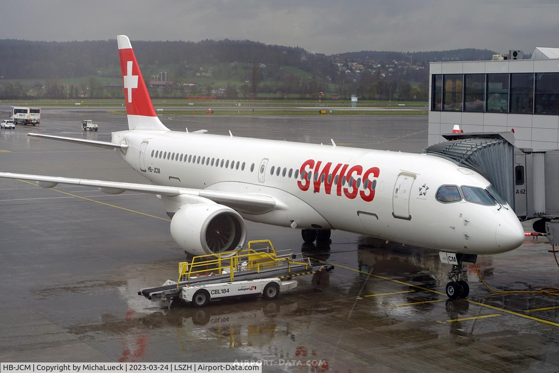 HB-JCM, 2018 Bombardier CSeries CS300 (BD-500-1A11) C/N 55030, A rainy day in Zürich