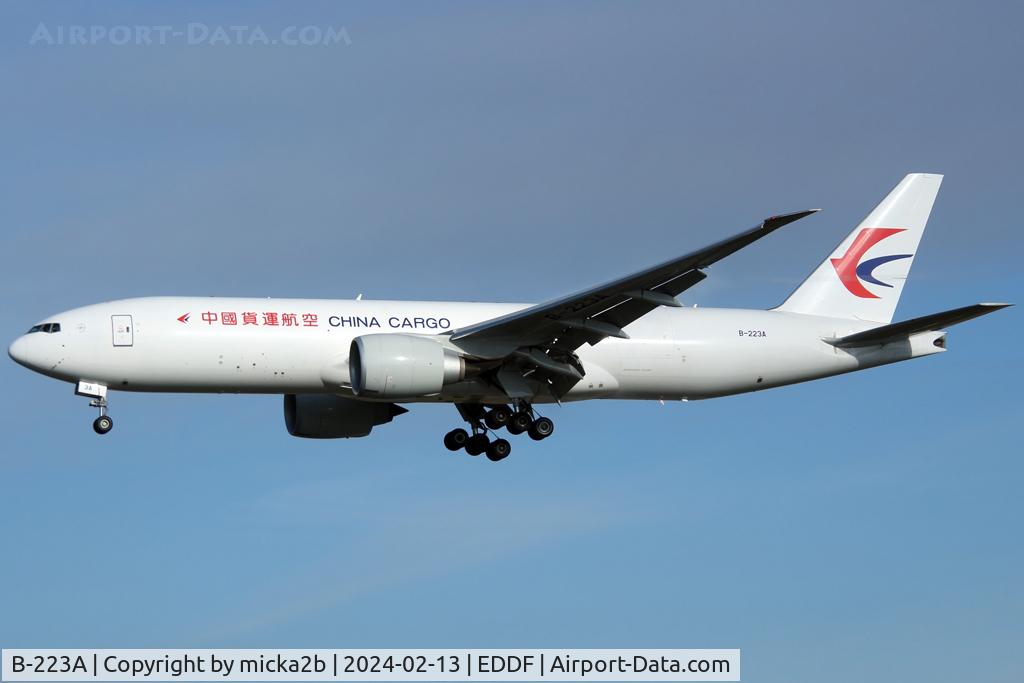 B-223A, Boeing 777-F6N C/N 67799, Landing