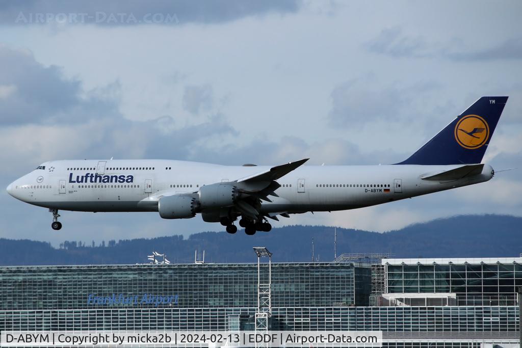 D-ABYM, 2014 Boeing 747-830 C/N 37837, Landing