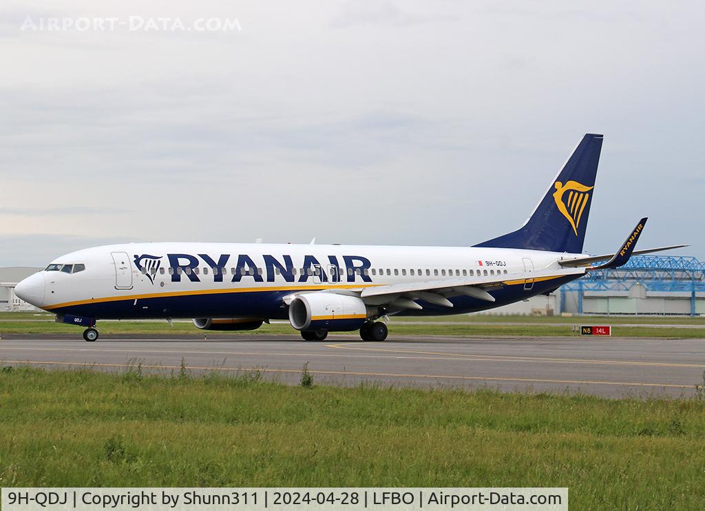 9H-QDJ, 2016 Boeing 737-8AS C/N 44759, Taxiing to the Terminal...