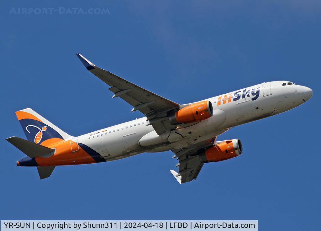 YR-SUN, 2014 Airbus A320-232 C/N 6278, Climbing after take off...