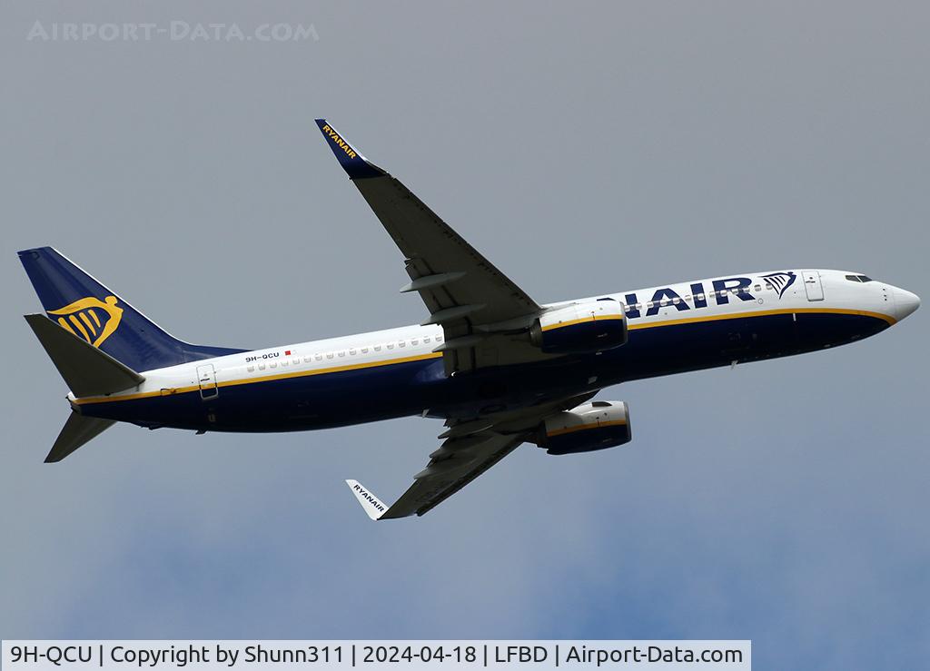 9H-QCU, 2016 Boeing 737-8AS C/N 62692, Climbing after take off...