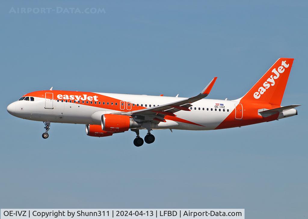 OE-IVZ, 2015 Airbus A320-214 C/N 6485, On landing...