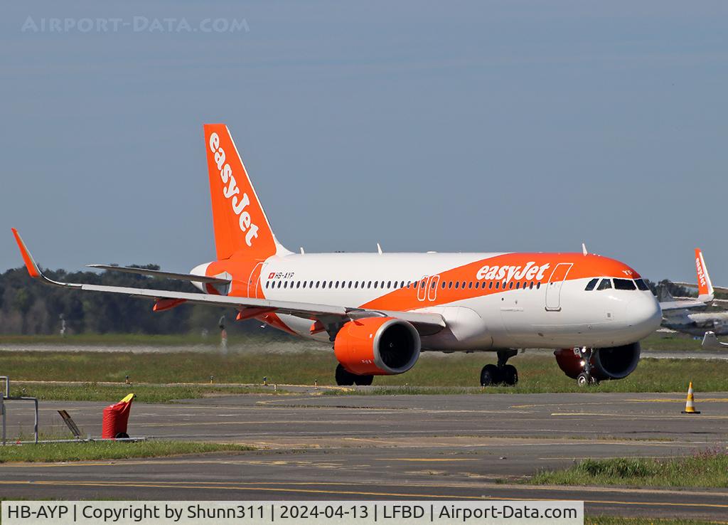 HB-AYP, 2022 Airbus A320-251 Neo C/N 10863, Taxiing for departure...