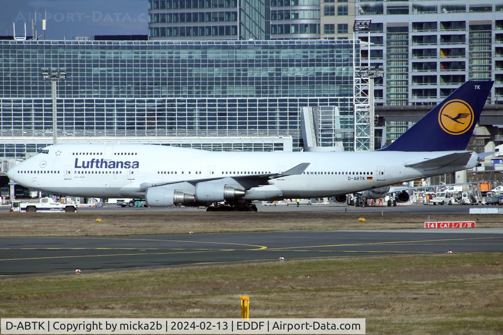 D-ABTK, 2001 Boeing 747-430 C/N 29871, Taxiing