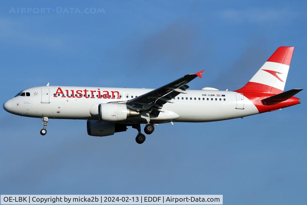 OE-LBK, 2003 Airbus A320-214 C/N 1931, Landing