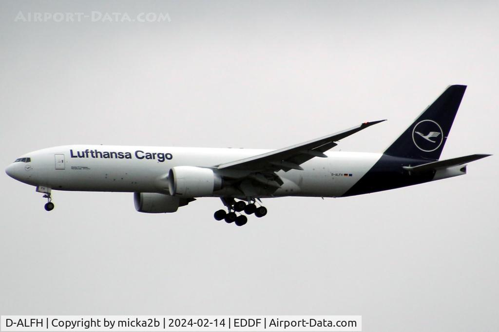 D-ALFH, 2020 Boeing 777F C/N 66911, Landing