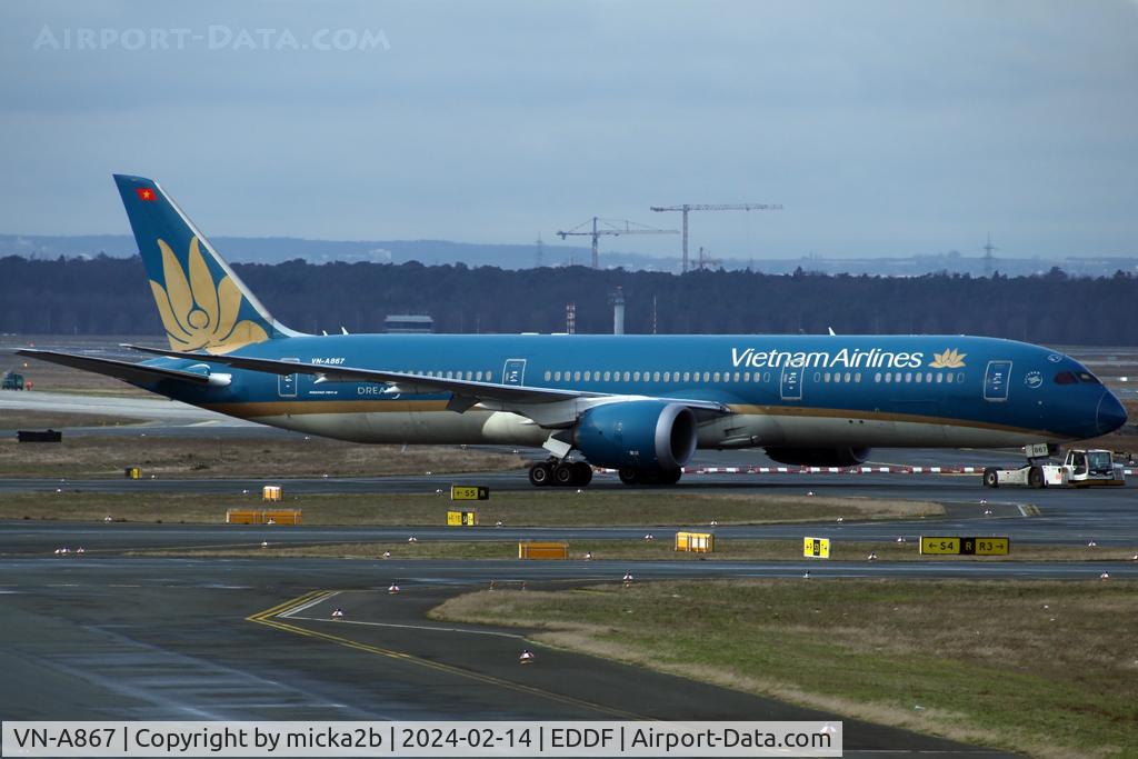 VN-A867, 2016 Boeing 787-9 Dreamliner Dreamliner C/N 39287, Taxiing