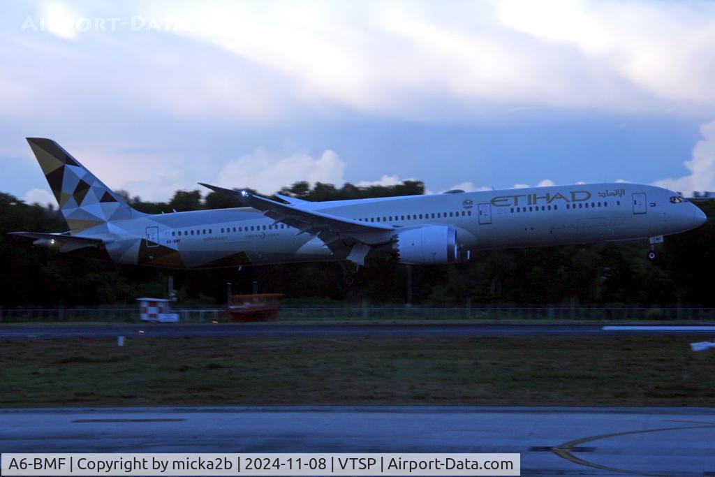 A6-BMF, 2019 Boeing 787-10 Dreamliner Dreamliner C/N 60761, Landing
