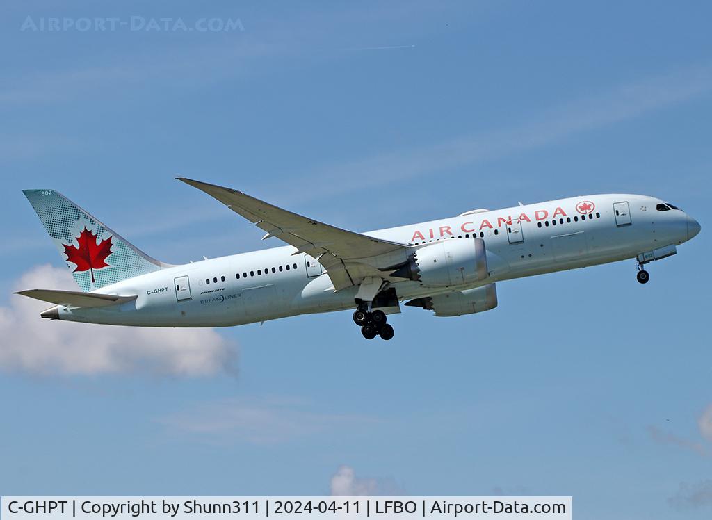 C-GHPT, 2014 Boeing 787-8 Dreamliner C/N 35258, Climbing after take off from rwy 32R