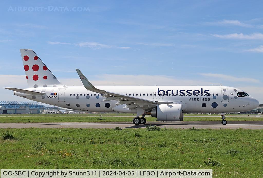 OO-SBC, 2024 Airbus A320-251N C/N 11842, Taxiing holding point rwy 14L for departure...