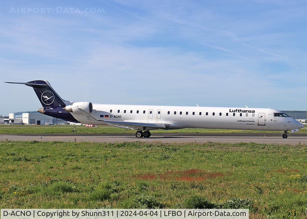 D-ACNO, 2010 Bombardier CRJ-900 NG (CL-600-2D24) C/N 15255, Taxiing holding point rwy 14L for departure... New Lufthansa c/s...