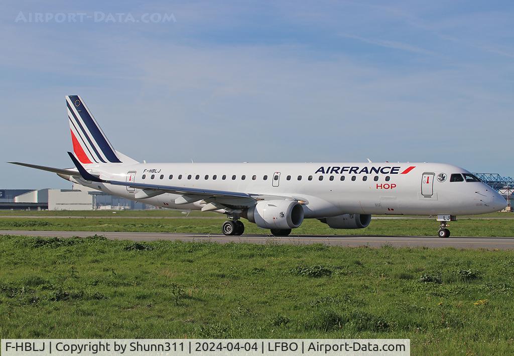 F-HBLJ, 2009 Embraer 190AR (ERJ-190-100IGW) C/N 19000311, Taxiing holding point rwy 14L for departure... Air France c/s