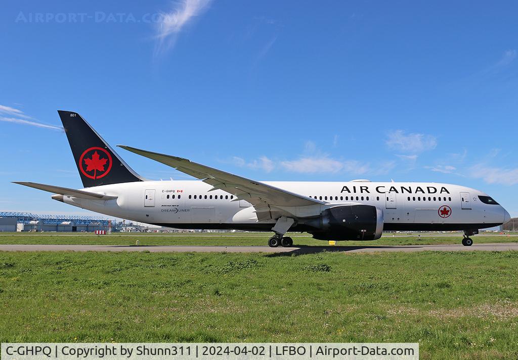 C-GHPQ, 2014 Boeing 787-8 Dreamliner C/N 35257, Taxiing holding point rwy 14L for departure... New c/s