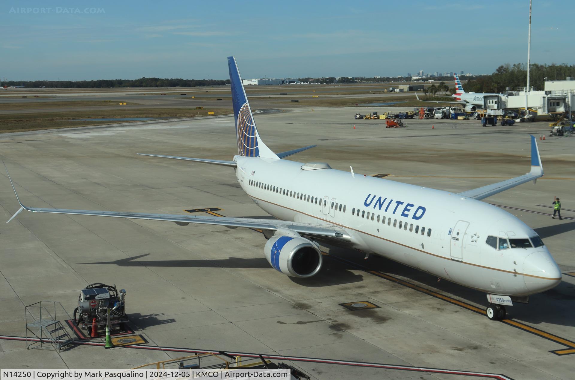 N14250, 1999 Boeing 737-824 C/N 28957, Boeing 737-824