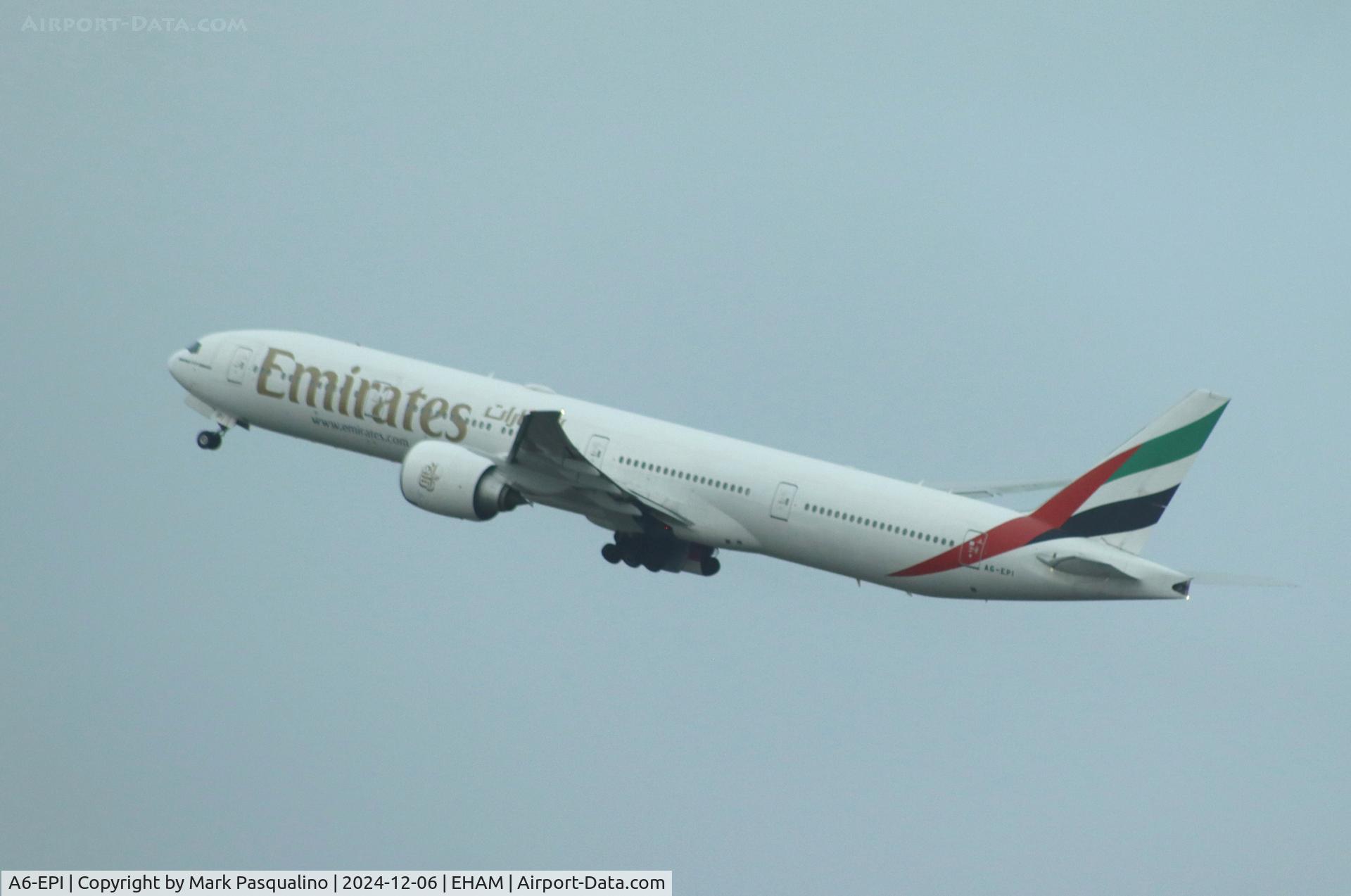 A6-EPI, 2015 Boeing 777-31H/ER C/N 42328/1364, Boeing 777-31H/ER