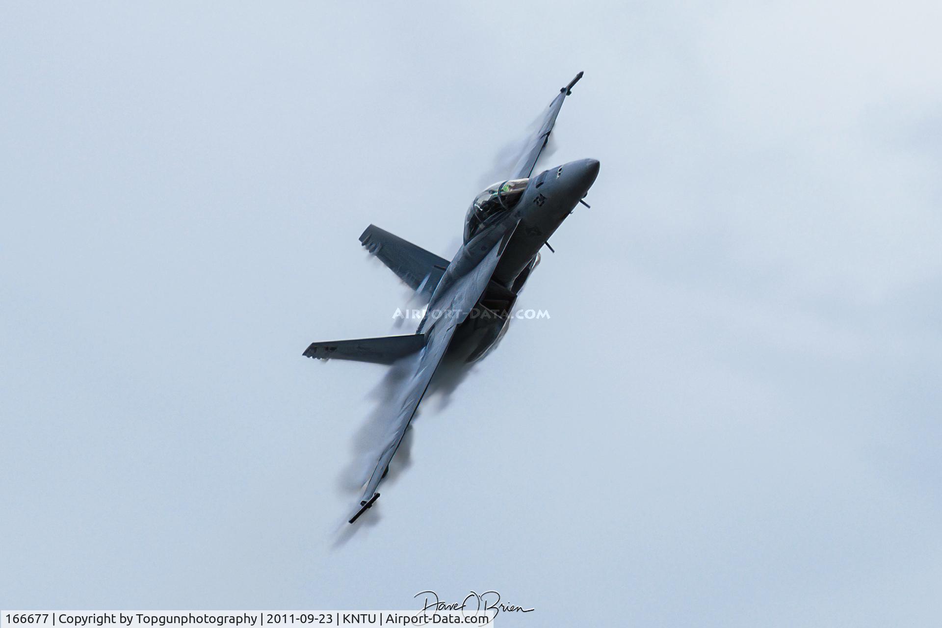 166677, Boeing F/A-18F Super Hornet C/N F155, EMPIRE21 in front the left