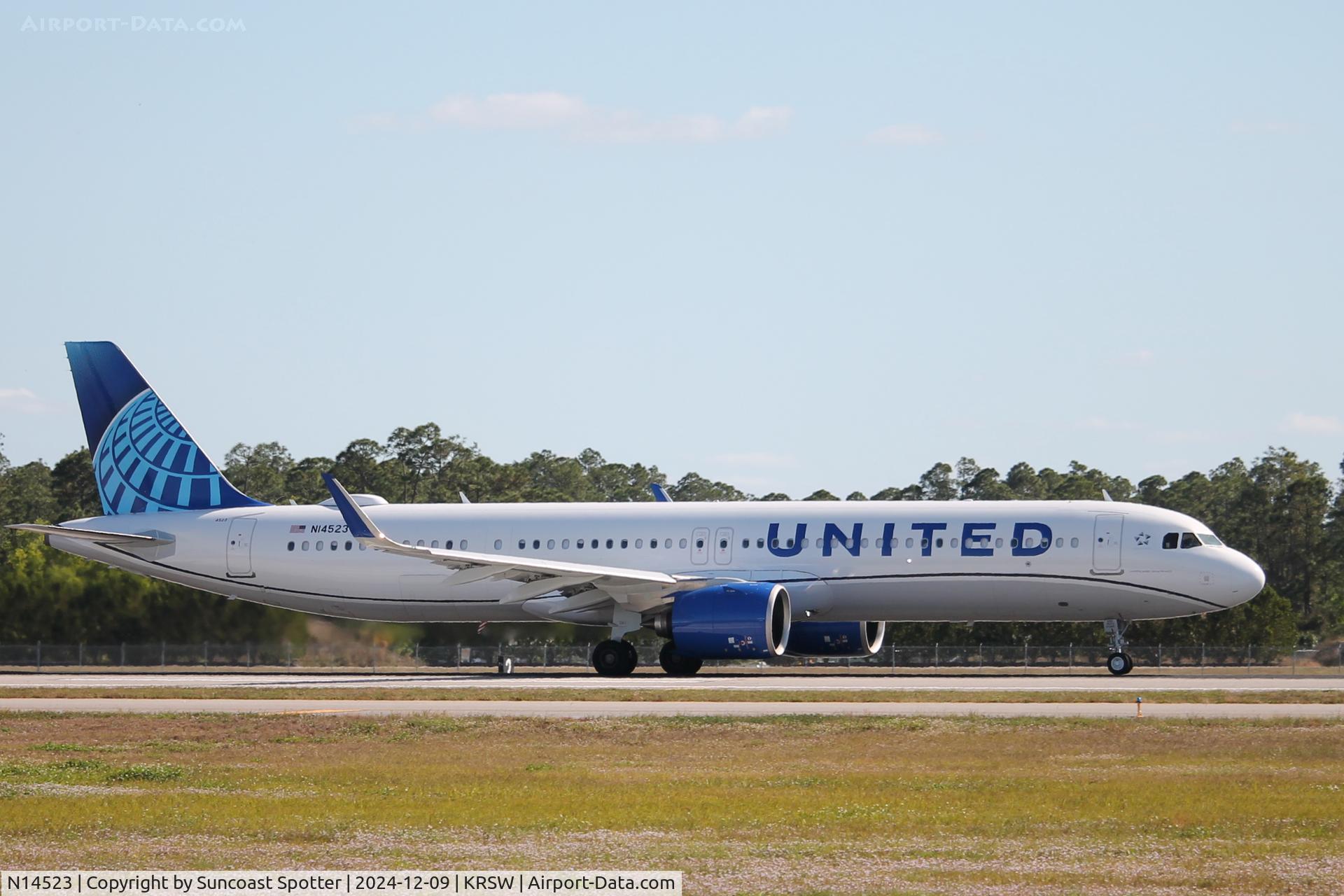 N14523, 2024 Airbus A321-271 NX C/N 11966, United Flight 511 departs Runway 24 at Southwest Florida International Airport enroute to Chicago-O’Hare International Airport